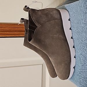 Alex  Marie 4 feature technology